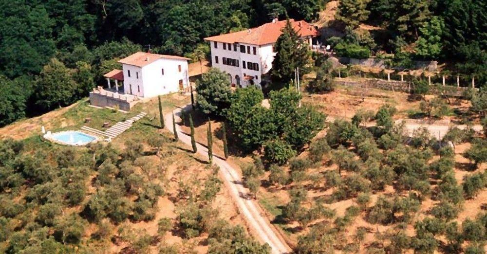 Podere"Sulle Soglie Del Bosco" Appartament And Rooms Пеша Екстериор снимка